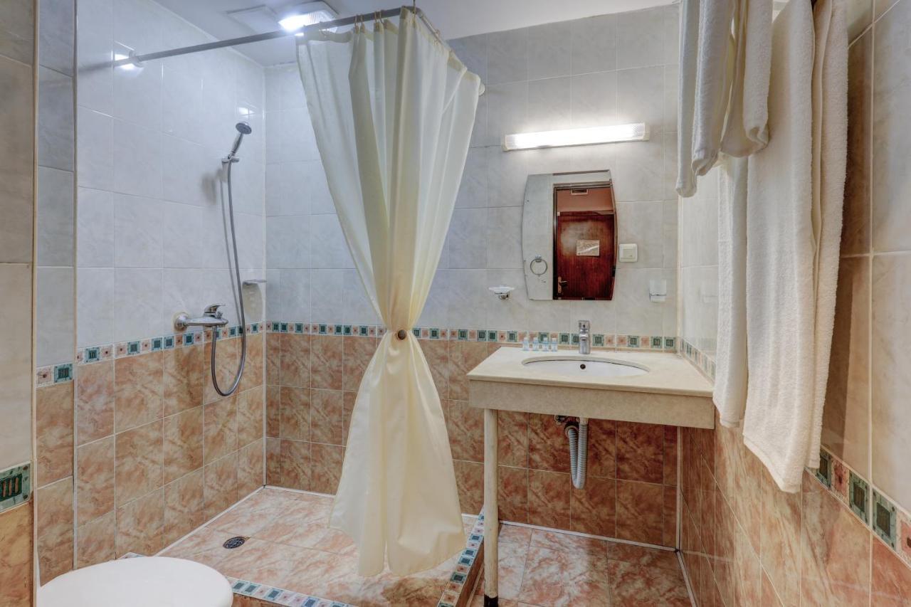 וארנה Ellinis Hotel מראה חיצוני תמונה