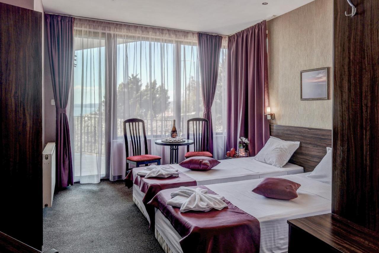 וארנה Ellinis Hotel מראה חיצוני תמונה